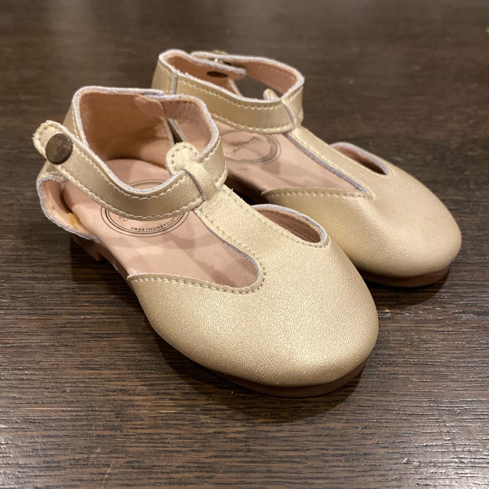 Sweet Honey gold leather Snap T Strap Mary Jane shoes size 3